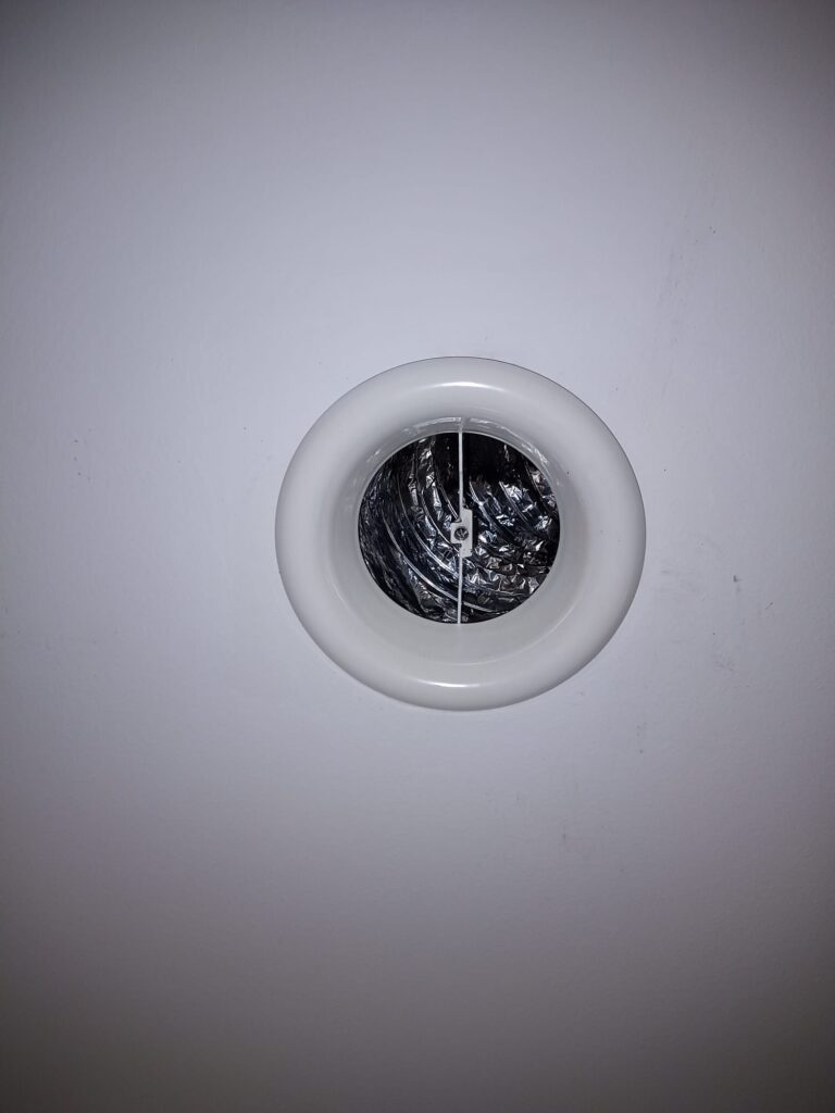 Vyčištěný ventilační výdech po čištění